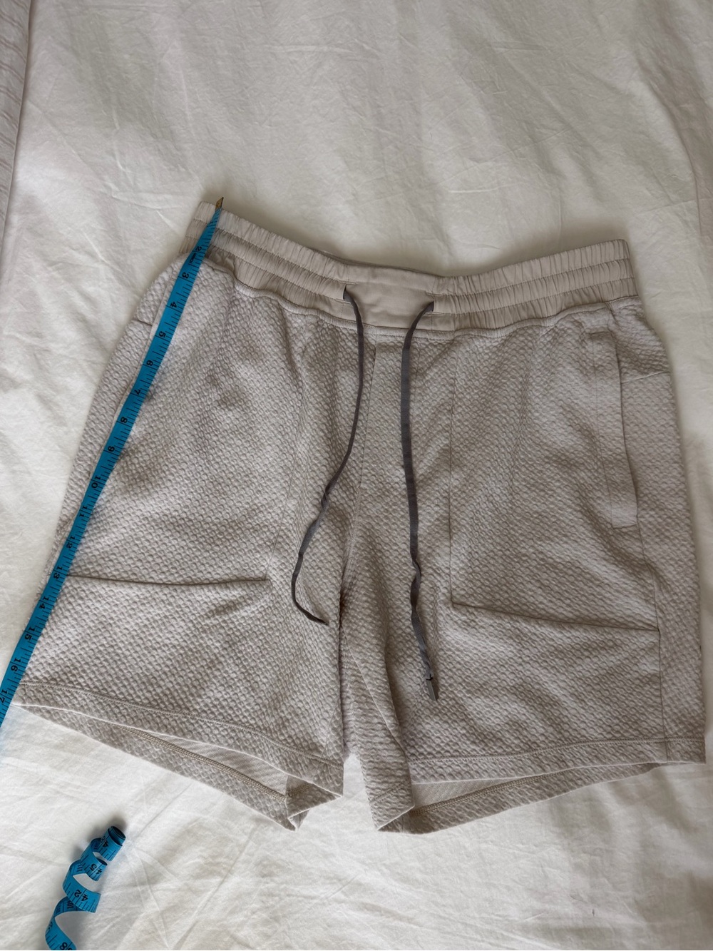 Lululemon men’s Ease The Day waffle shorts size large mens L lulu workout cozy